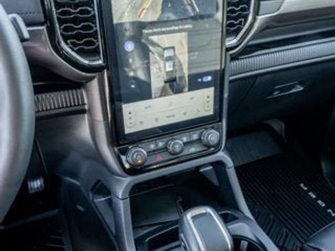 New 2025 Ford Ranger Lariat w/ Black Appearance Package image 38