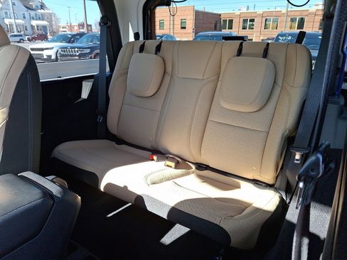 Used 2018 Jeep Wrangler Sport image 11