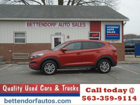 Used 2017 Hyundai Tucson SE image 2