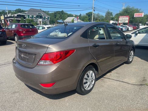Used 2012 Hyundai Accent GLS FWD image 4