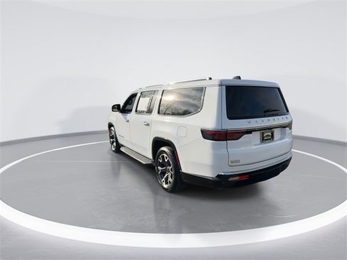 Used 2024 Jeep Wagoneer L Series III w/ Flexible Seating Group image 6