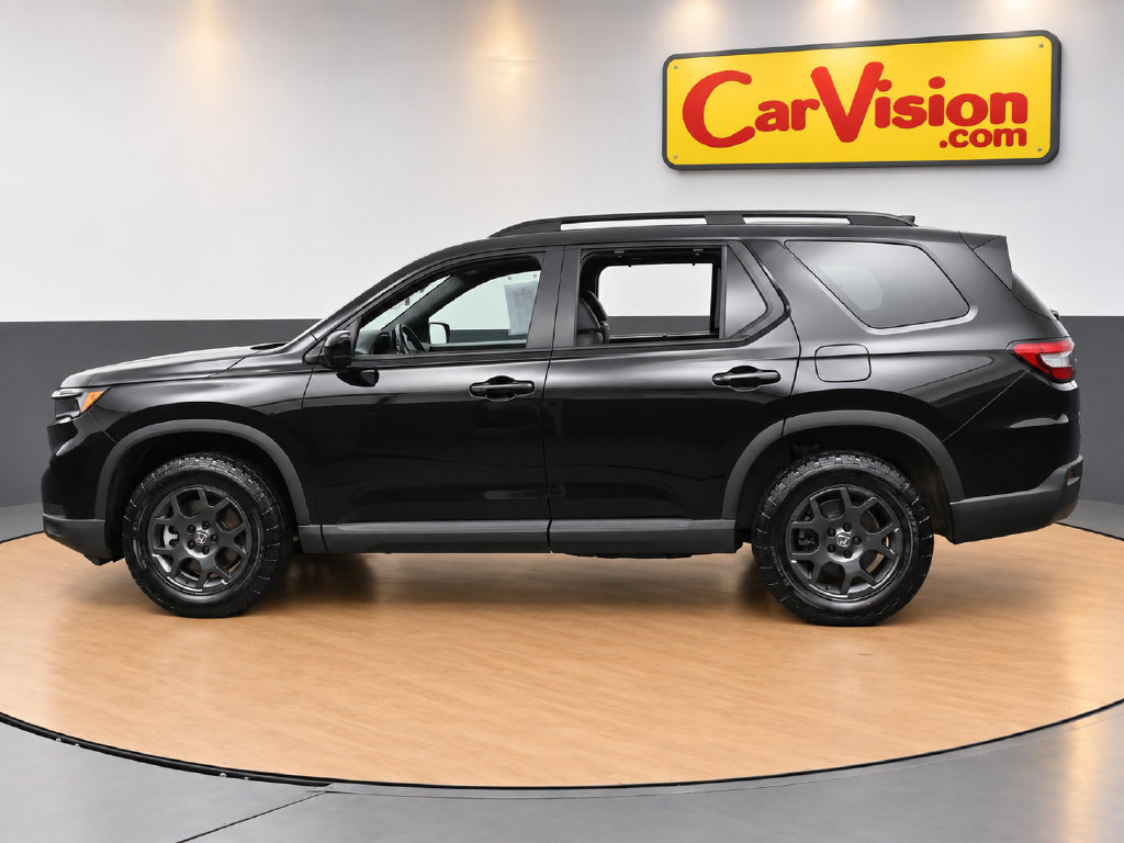Used 2025 Honda Pilot TrailSport image 5