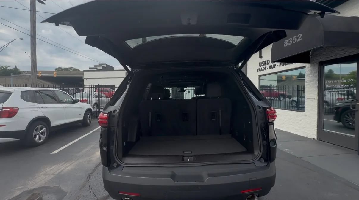 Used 2023 Chevrolet Traverse RS AWD/4WD image 9