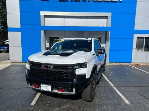 Used 2024 Chevrolet Silverado 1500 ZR2 w/ Technology Package image 2