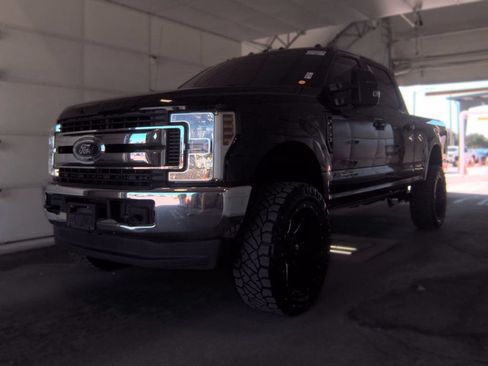 Used 2019 Ford F250 XLT w/ FX4 Off-Road Package AWD/4WD image 1