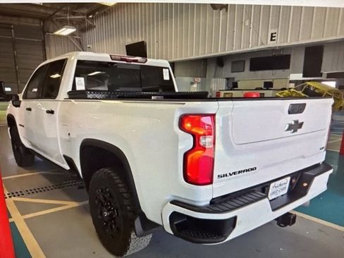 Used 2024 Chevrolet Silverado 2500 LTZ w/ LTZ Plus Package image 2