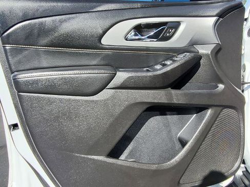 Used 2021 Chevrolet Traverse LS image 20