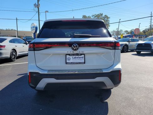 Used 2025 Volkswagen Tiguan S image 7
