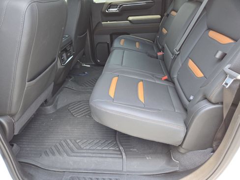 Used 2024 GMC Sierra 1500 AT4 w/ Technology Package AWD/4WD image 26