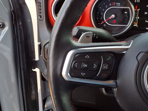 Used 2018 Jeep Wrangler Unlimited Rubicon AWD/4WD image 18