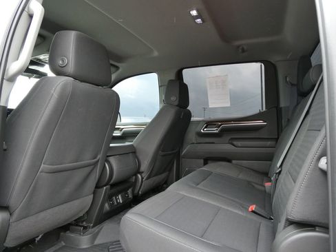 Certified 2024 Chevrolet Silverado 1500 LT w/ Z71 Off-Road Package AWD/4WD image 20