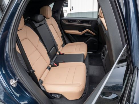 New 2026 Porsche Cayenne AWD/4WD image 36