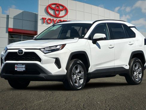Used 2025 Toyota RAV4 LE AWD/4WD image 7