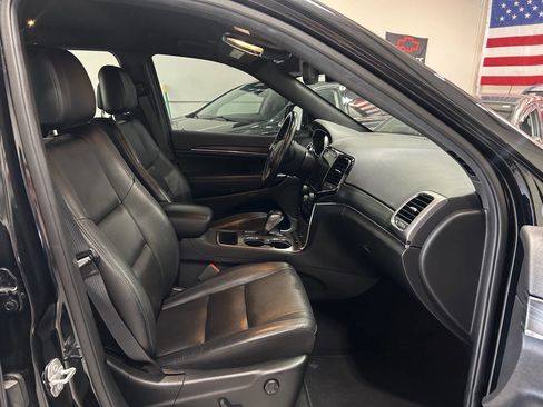 Used 2019 Jeep Grand Cherokee Limited RWD image 20