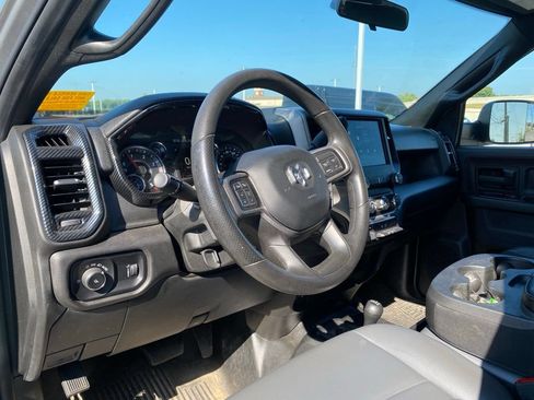 Used 2022 RAM 2500 Tradesman w/ Chrome Appearance Group AWD/4WD image 12