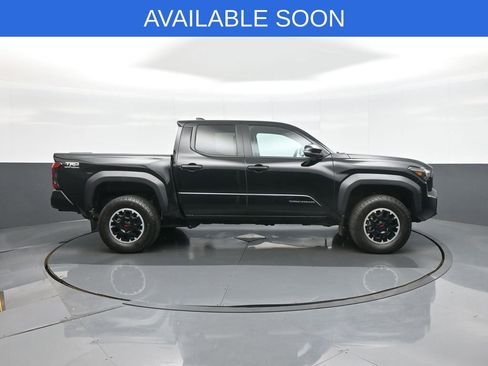 Used 2024 Toyota Tacoma TRD Off-Road w/ TRD Off Road Premium Package image 8