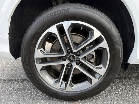 Used 2025 Audi Q5 Premium w/ Convenience Package AWD/4WD image 17
