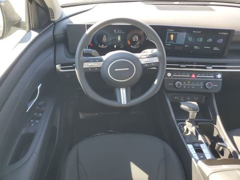 Used 2025 Hyundai Tucson SE image 14