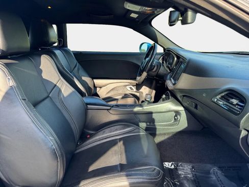 Used 2016 Dodge Challenger R/T Scat Pack RWD image 10