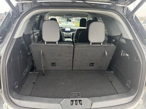 Used 2022 Ford Explorer XLT w/ Equipment Group 202A image 27
