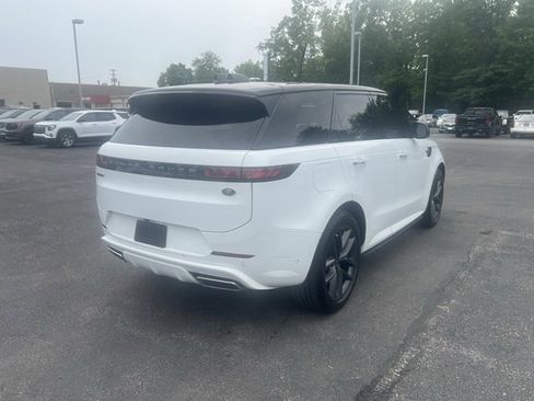 Used 2023 Land Rover Range Rover Sport SE Dynamic image 5