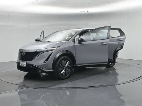 Used 2024 Nissan Ariya AWD image 33