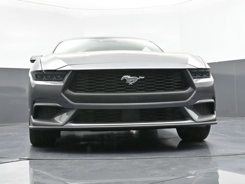 Used 2025 Ford Mustang Coupe image 11