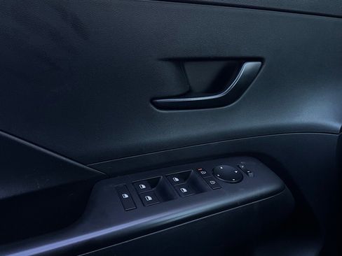 Used 2025 Hyundai Kona SEL image 21