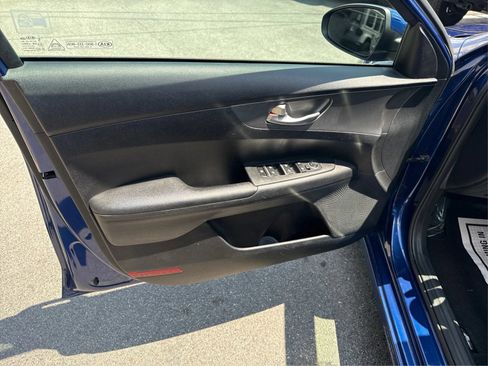 Used 2019 Kia Forte LXS FWD image 19