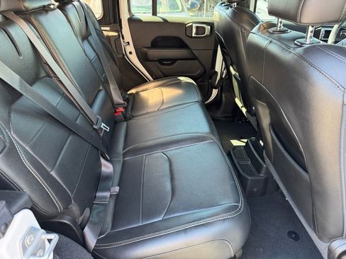 Used 2023 Jeep Wrangler Unlimited Sahara image 8