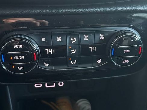 Used 2021 Buick Encore GX Select w/ Advanced Technology Package FWD image 5