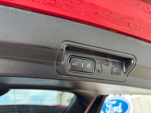 Certified 2022 Ford Explorer XLT w/ Equipment Group 202A AWD/4WD image 35