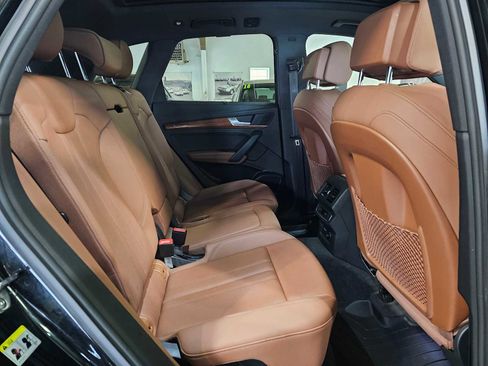 Used 2021 Audi Q5 e Premium Plus w/ Premium Plus Package image 12