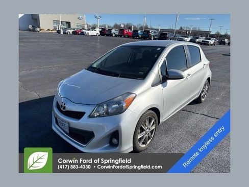 Used 2013 Toyota Yaris SE image 1