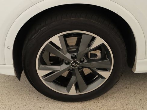 Certified 2024 Audi Q4 e-tron Prestige w/ Black Optic Package AWD/4WD image 34