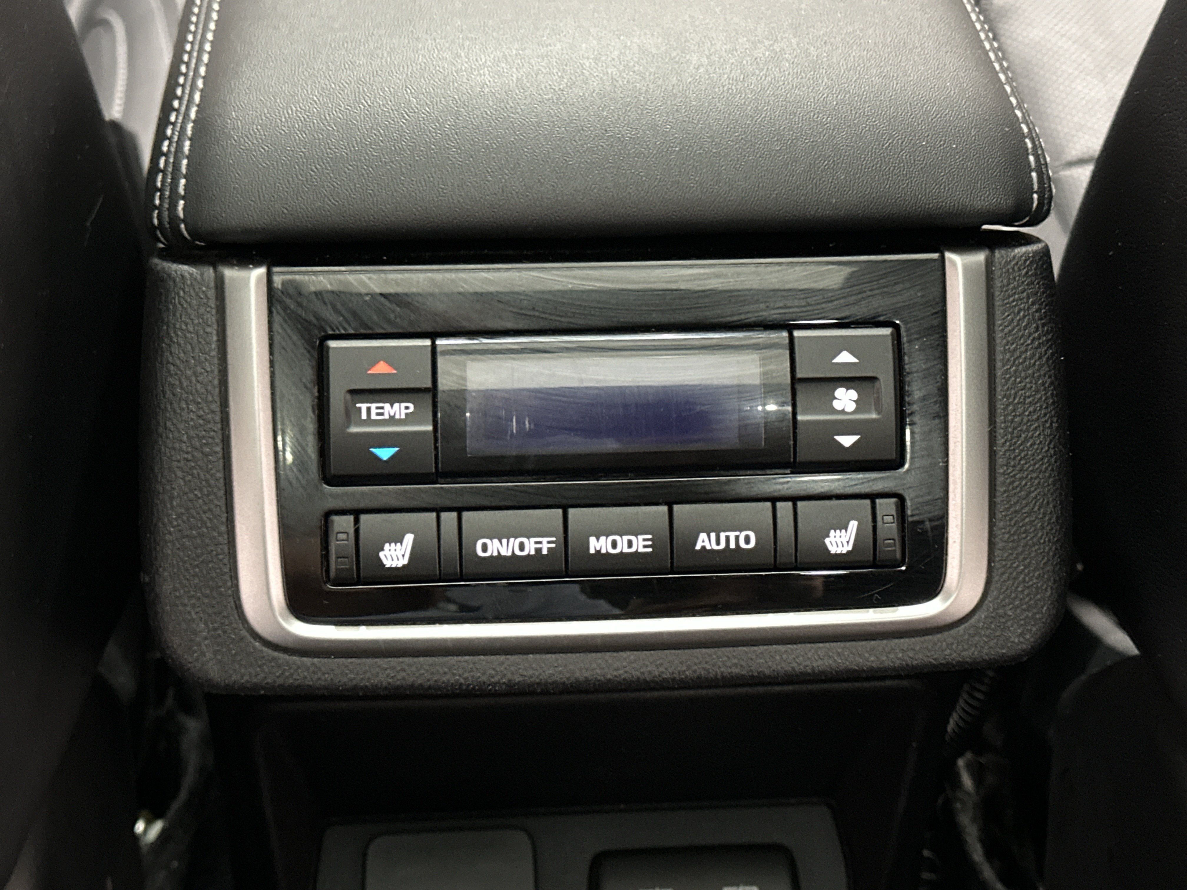 Used 2022 Subaru Ascent Limited w/ Technology Package AWD/4WD image 25