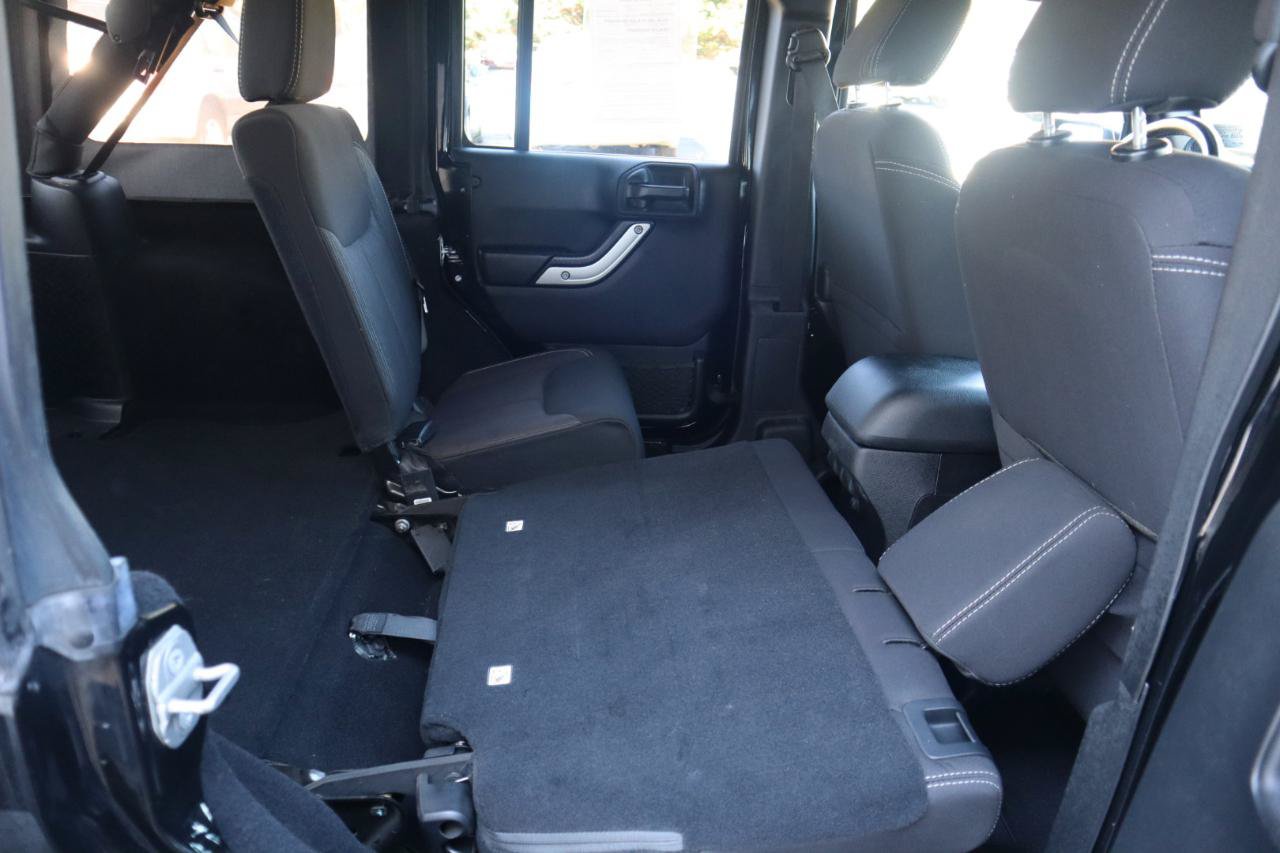 Used 2014 Jeep Wrangler Unlimited Rubicon w/ Connectivity Group AWD/4WD image 46