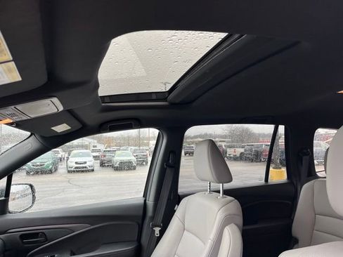 Used 2023 Honda Passport EX-L image 9