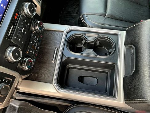 Used 2020 Ford F350 Lariat w/ Lariat Value Package AWD/4WD image 23