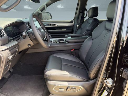New 2026 Jeep Grand Wagoneer Limited AWD/4WD image 5