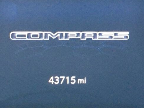 Used 2022 Jeep Compass Limited AWD/4WD image 17