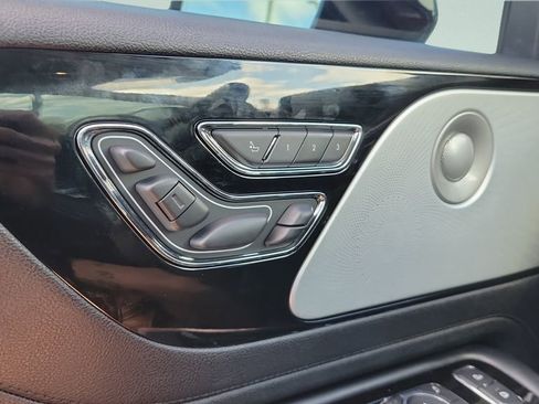 Used 2023 Lincoln Aviator Reserve w/ Equipment Group 201A image 19