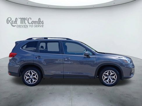 Used 2021 Subaru Forester Premium image 6