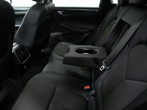 Certified 2024 Porsche Macan image 29