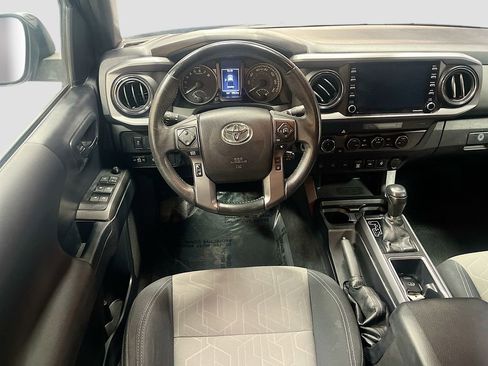 Used 2021 Toyota Tacoma TRD Sport w/ Technology Package image 21