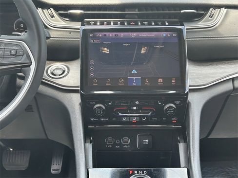 Used 2023 Jeep Grand Cherokee L Limited image 20