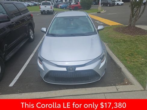 Used 2020 Toyota Corolla LE FWD image 13