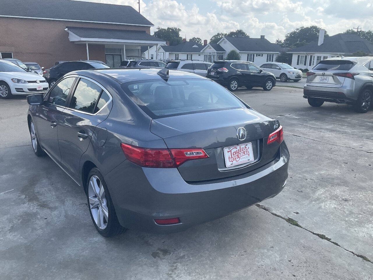 Used 2014 Acura ILX w/ Technology Package FWD image 5