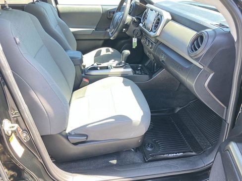 Used 2020 Toyota Tacoma SR5 image 34