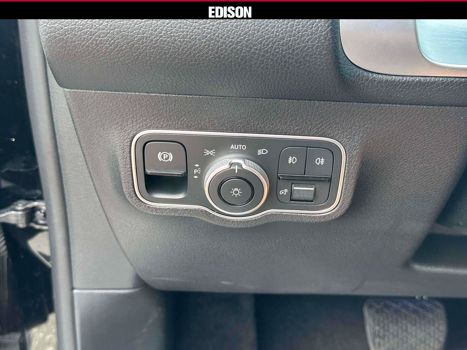 Used 2024 Mercedes-Benz GLB 250 4MATIC image 21